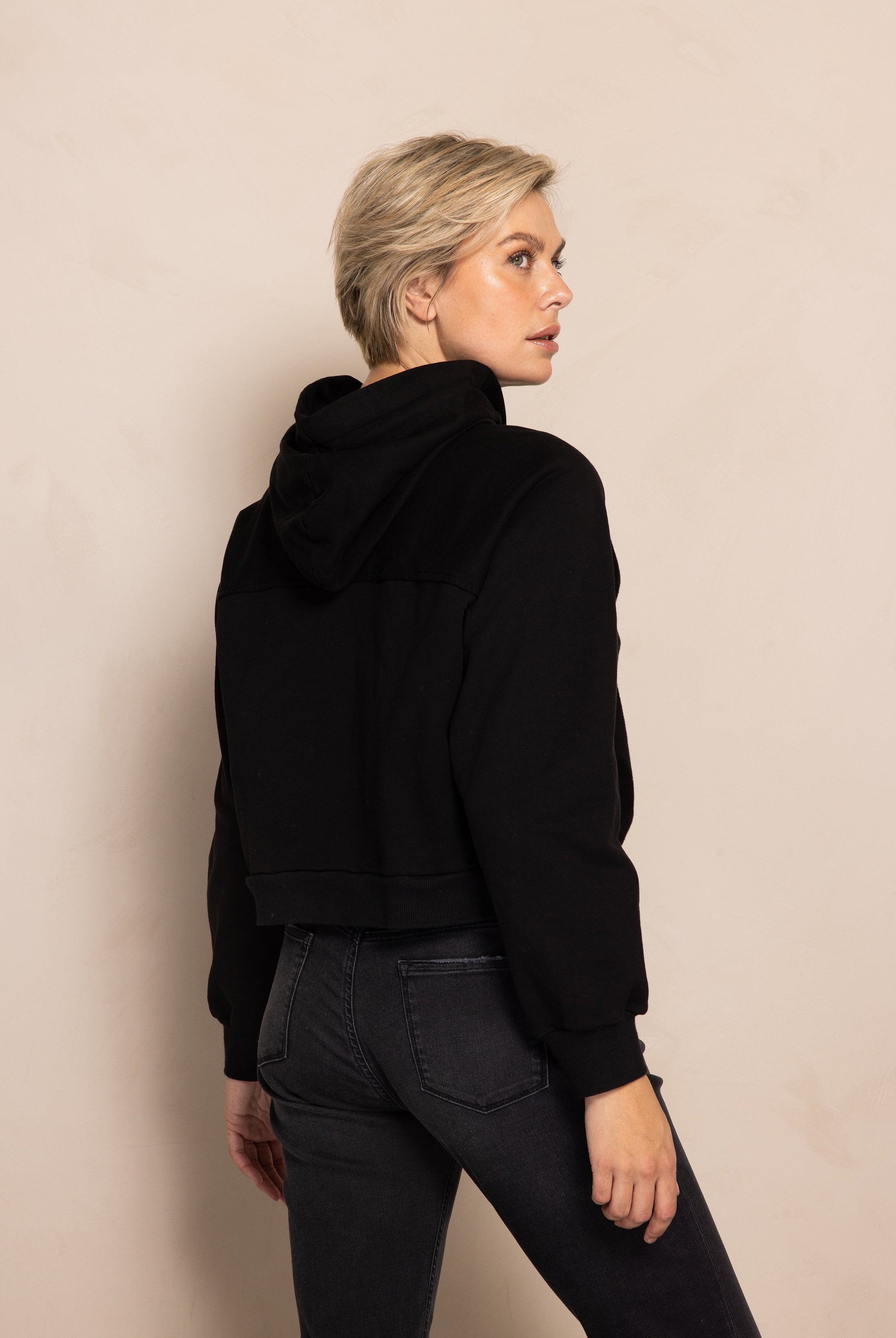 Hoodies & Sweatshirts